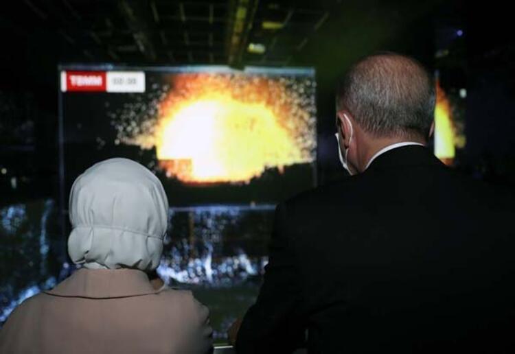 Emine Erdoğan, 15 Temmuz Demokrasi Müzesinde duygu dolu anlar yaşadı