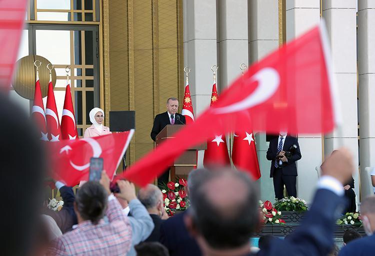 Cumhurbaşkanı Erdoğan: Başta FETÖ olmak üzere tüm terör örgütlerine karşı teyakkuz halinde olmayı sürdüreceğiz