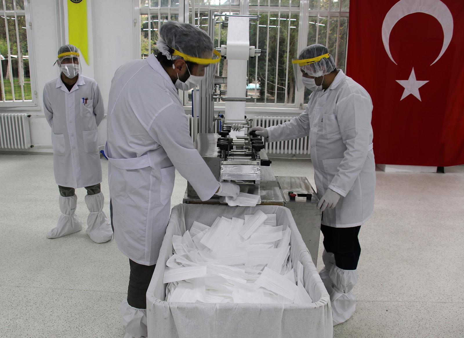 Türkiyenin corona virüsle mücadelesinde son 24 saatte yaşananlar