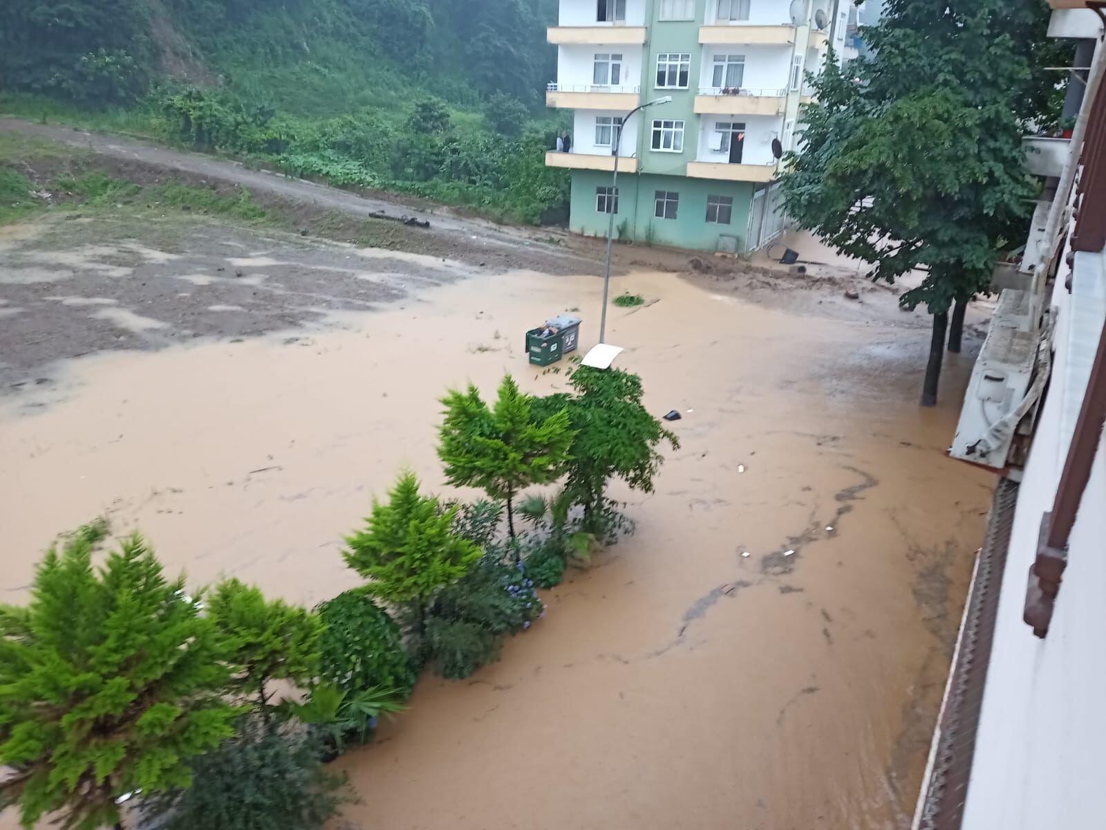 Son dakika... Rizede sel felaketi: 1 ölü, 3 kayıp, 4 yaralı