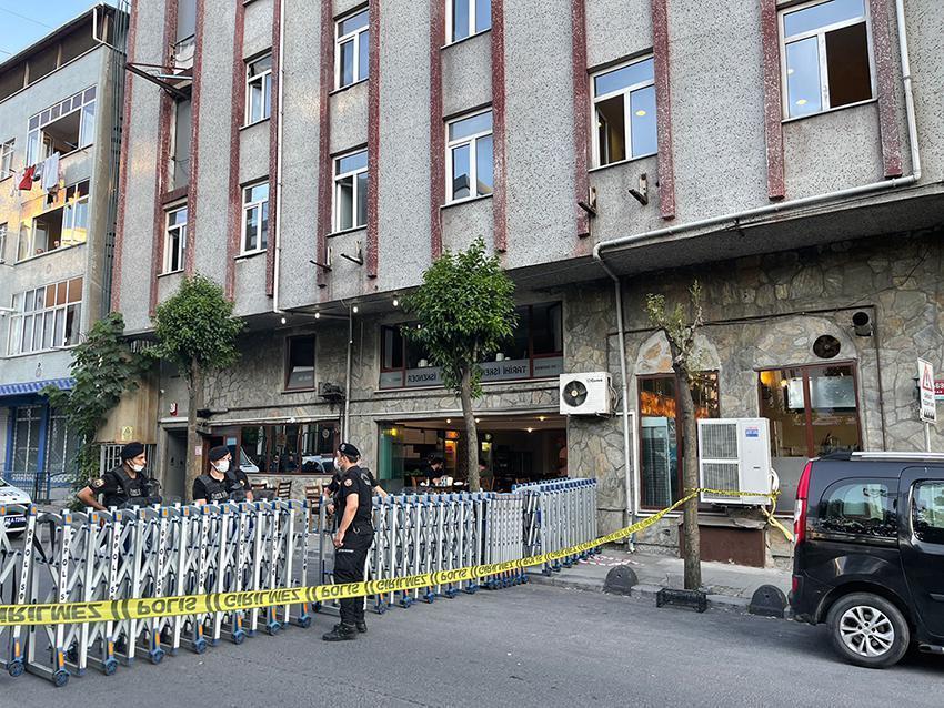 İstanbulda vahşet 2 kardeşi öldürüp halıya sardı