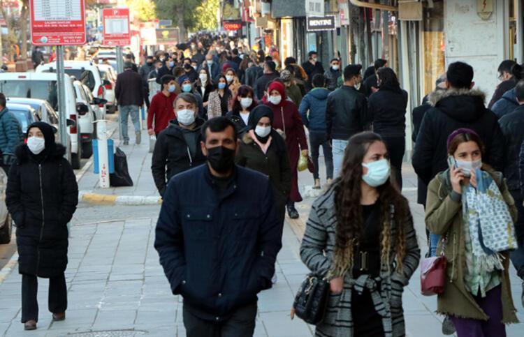 Mehmet Ceyhandan korkutan koronavirüs açıklaması: Kasım ve aralıktan bile kötü olabilir