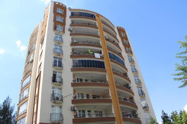 10 katlı apartman koronavirüs nedeniyle karantinaya alındı