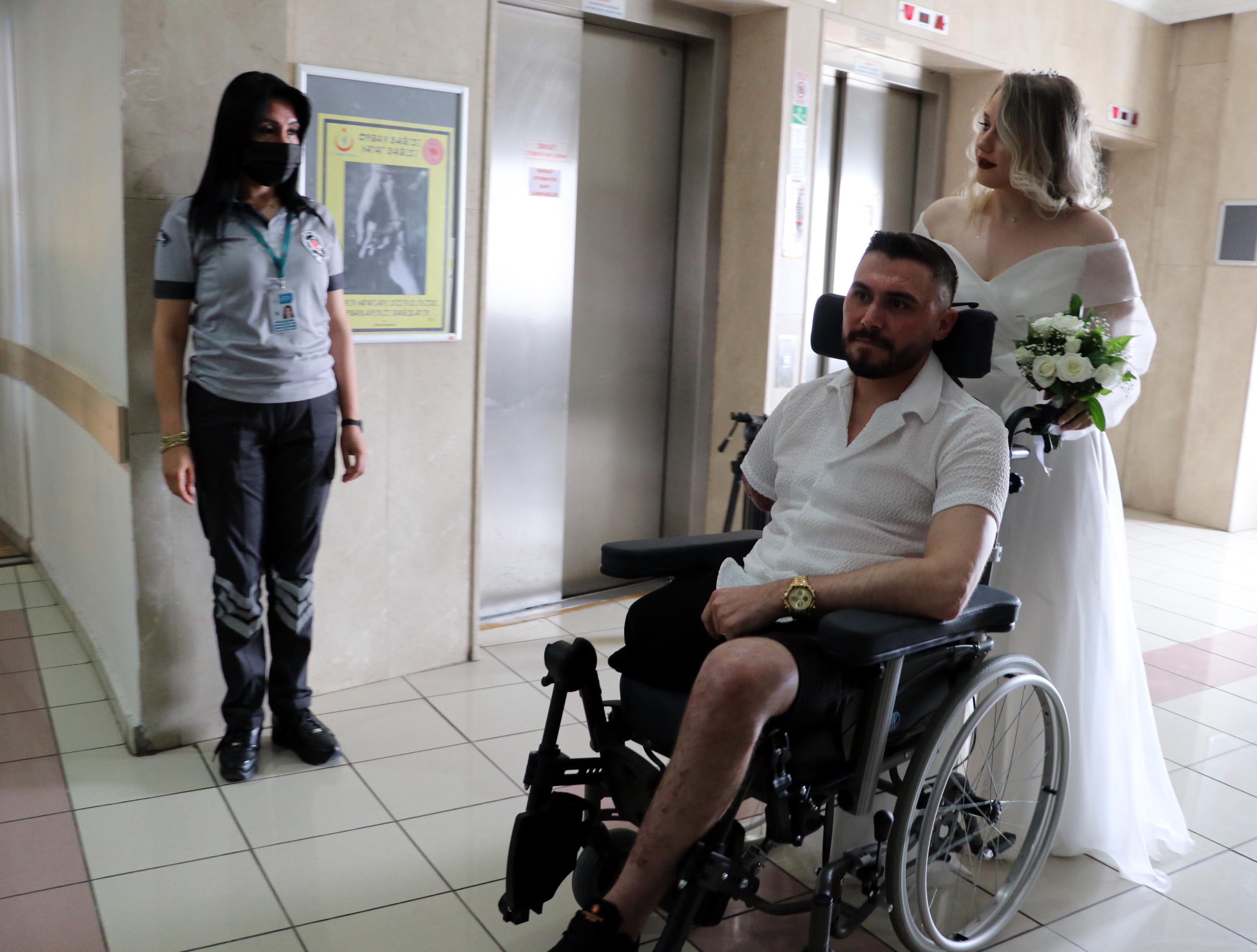 Pençe Şimşek harekatı gazisi hastanede evlendi