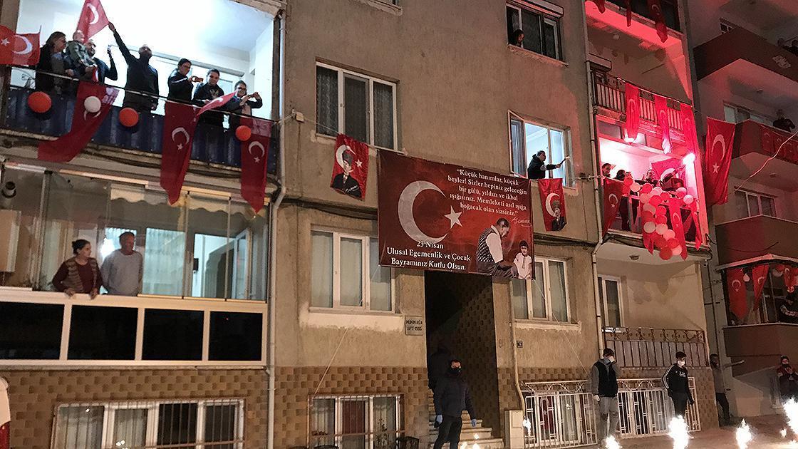 Türkiye İstiklal Marşını okudu