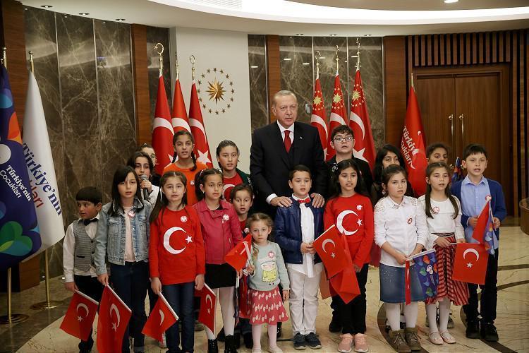Erdoğan: 23 Nisan günü demokrasinin ve millet egemenliğinin en önemli sembolüdür