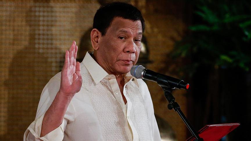 Filipin Devlet Başkanı Duterteden aşı olmak istemeyenlere hapis tehdidi