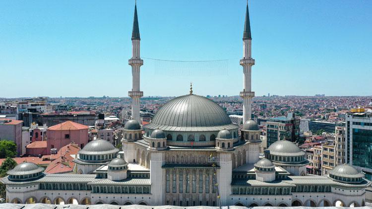 Taksime yapılan cami bugün açılıyor Erdoğanın 27 yıl önceki görüntüleri ortaya çıktı...