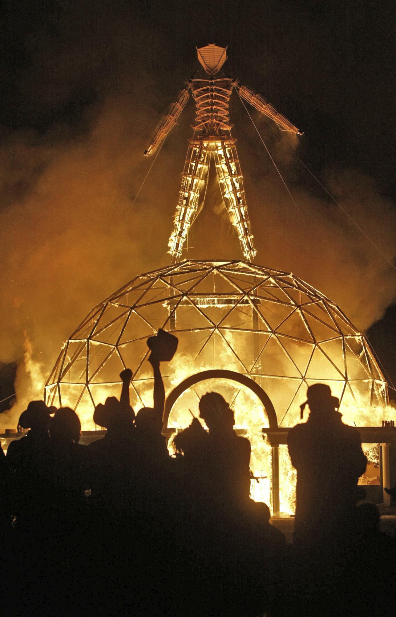 Nevada’da düzenlenen Burning Man müzik festivali bu yıl da ertelendi