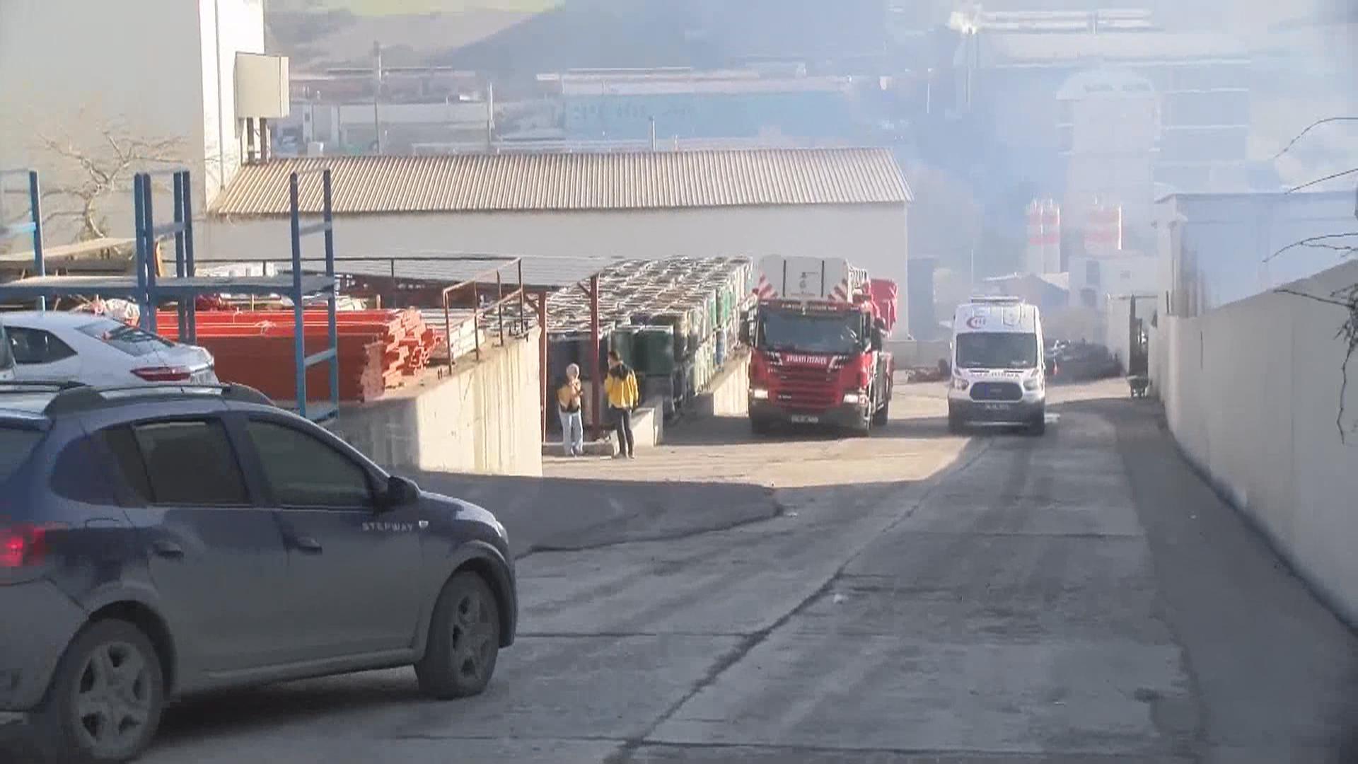 İstanbul Arnavutköyde fabrikada patlama Yaralılar var