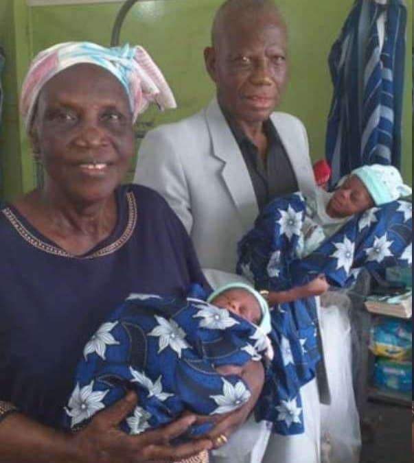 68 yaşındaki kadın ikiz doğurdu