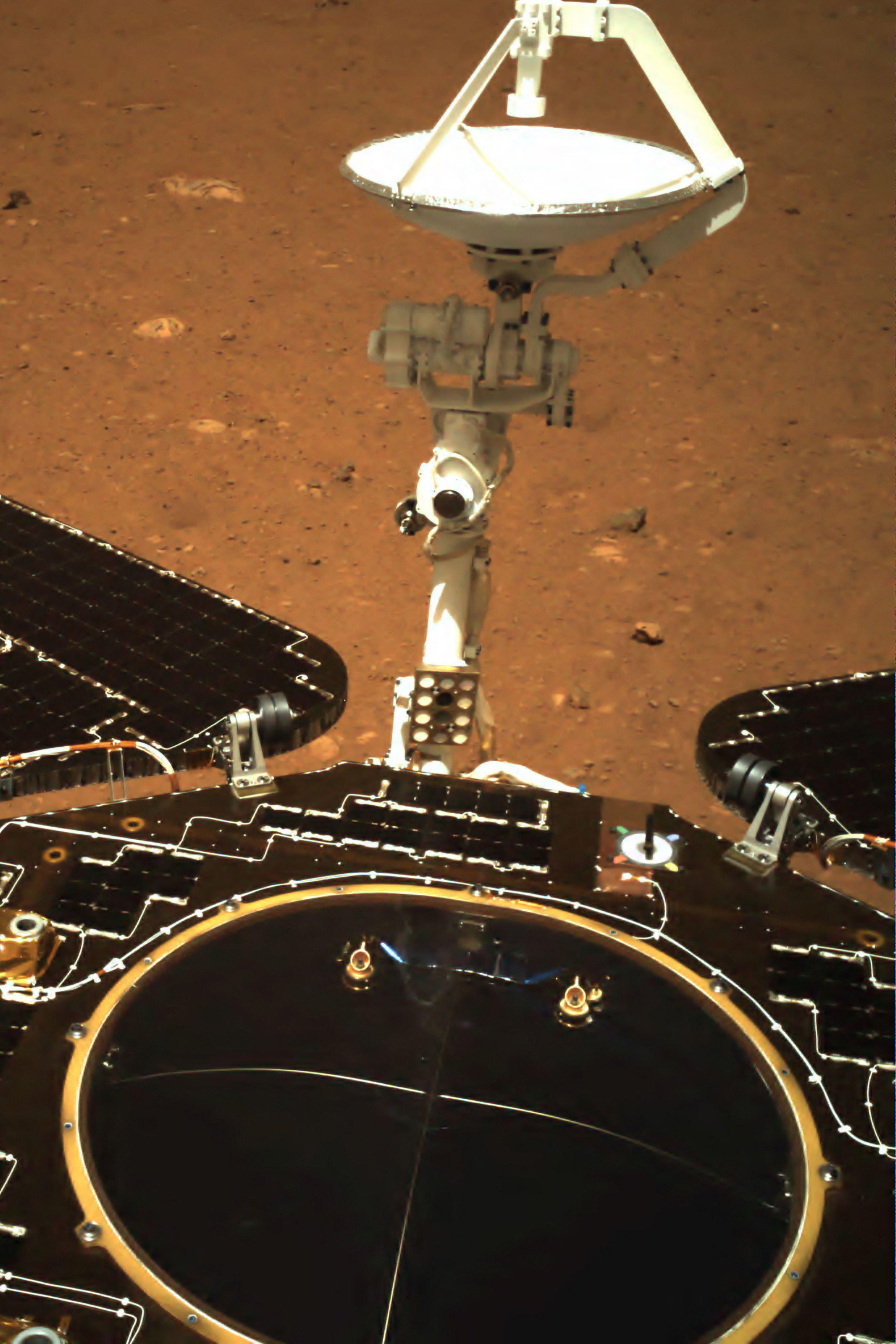 Marstan ilk fotoğraflar Çin uzay aracı gönderdi