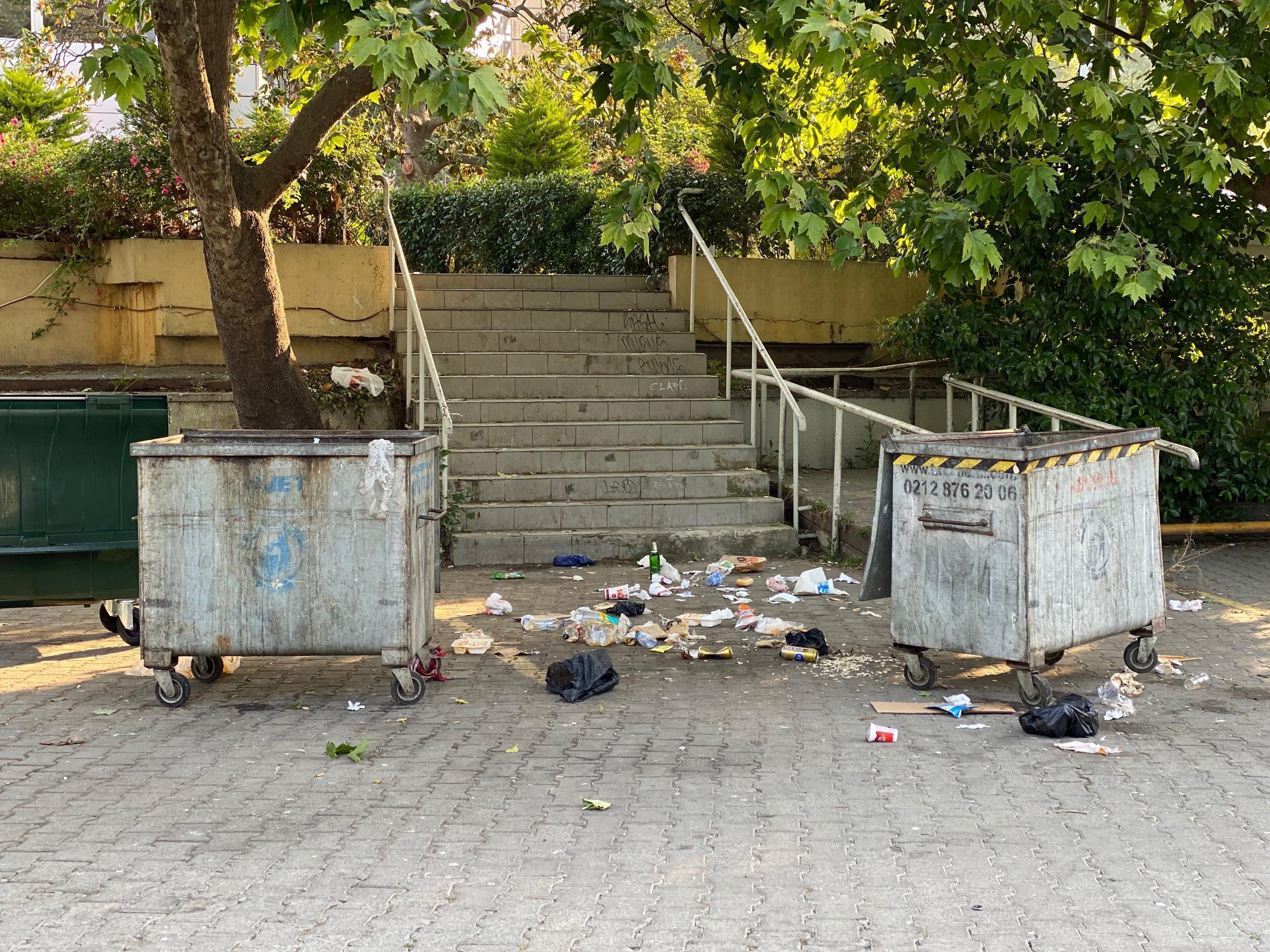 Caddebostan Sahilinde utandıran manzara Bunu görmek istemiyoruz