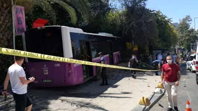 Kadıköyde freni patlayan otobüs, iş yerine daldı: Yaralılar var