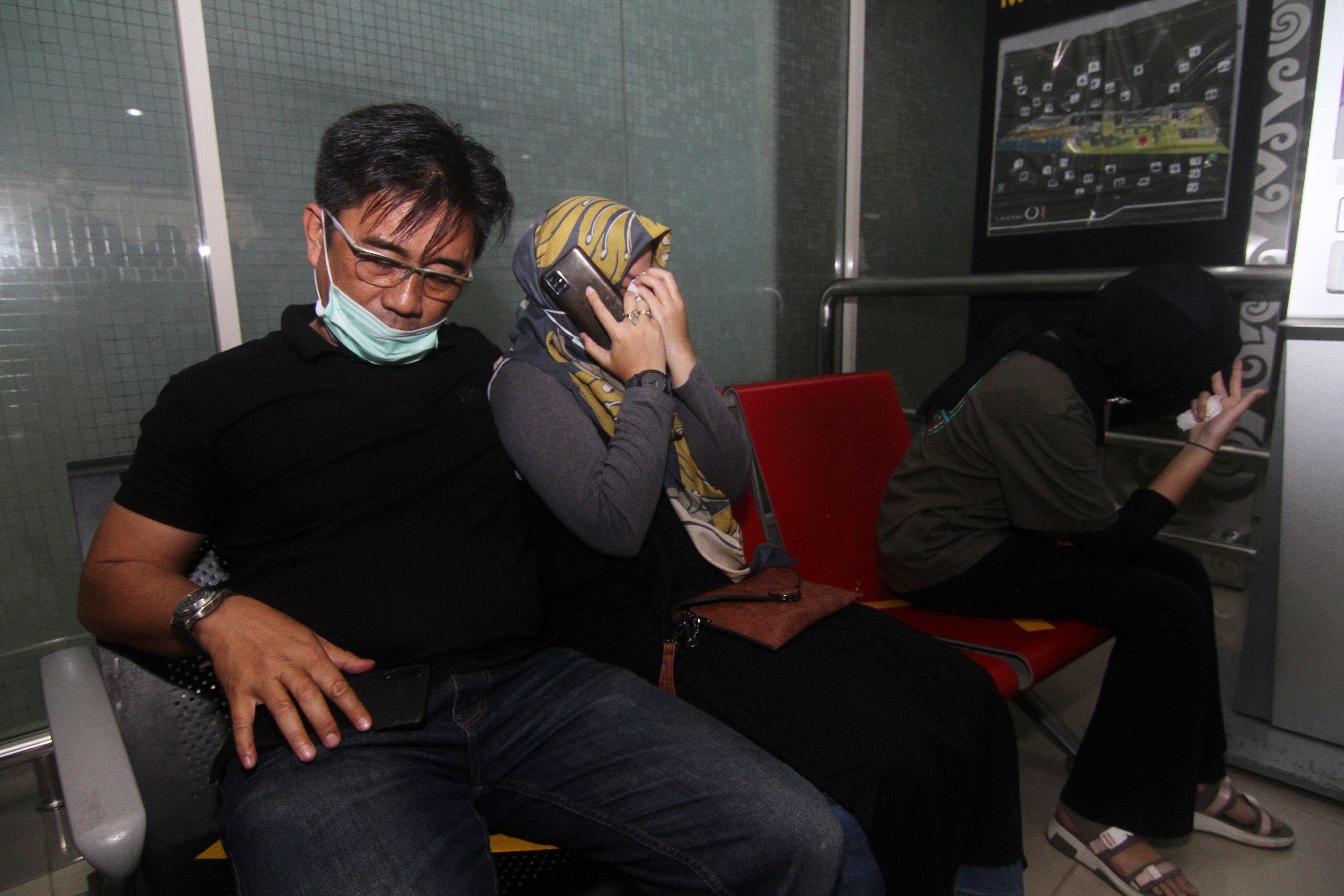 Endonezyada düşen yolcu uçağındaki yolcuların ceset parçaları bulundu