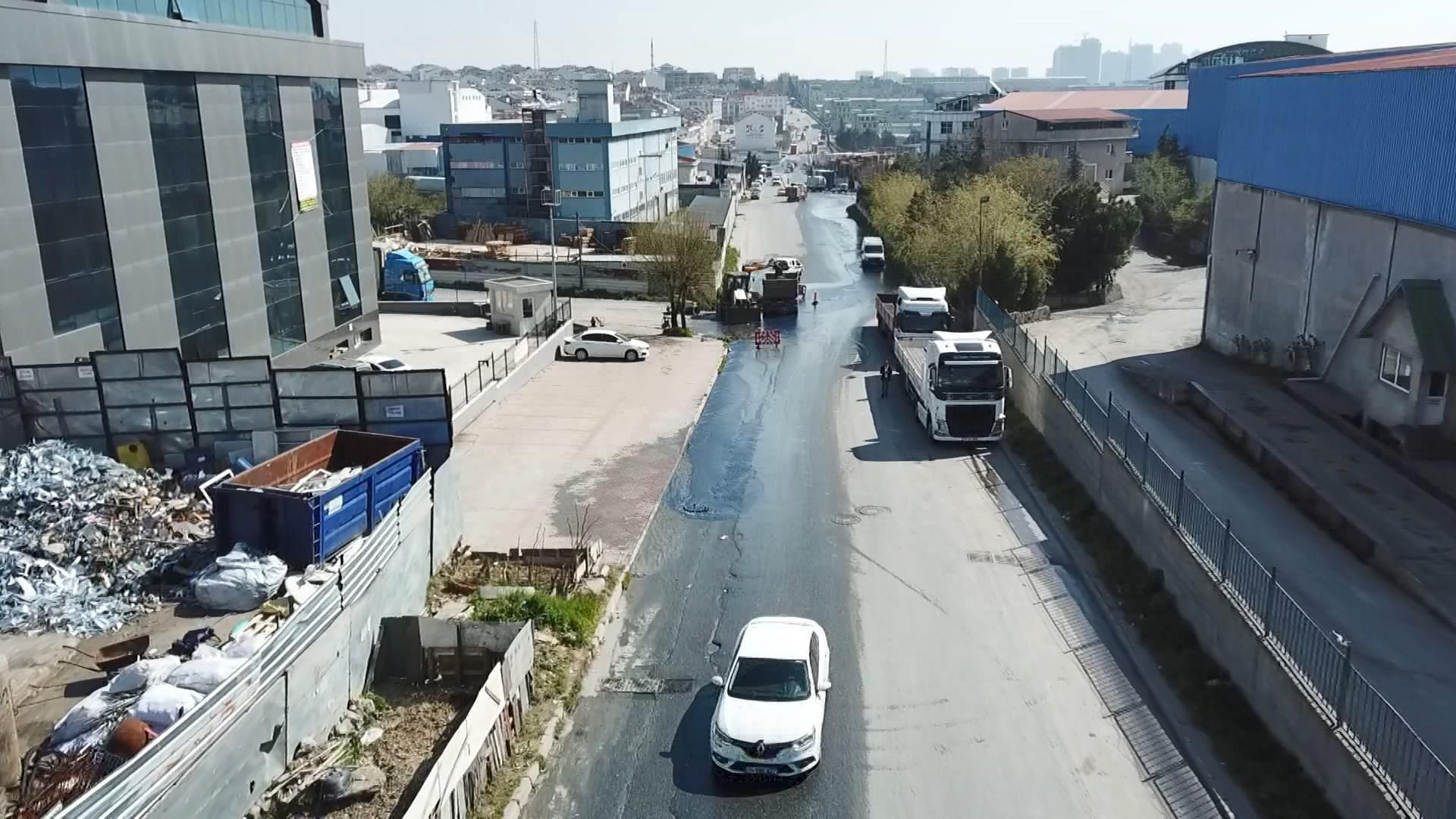 İstanbulda panik Rögardan fışkırdı, vatandaşlar şoke oldu