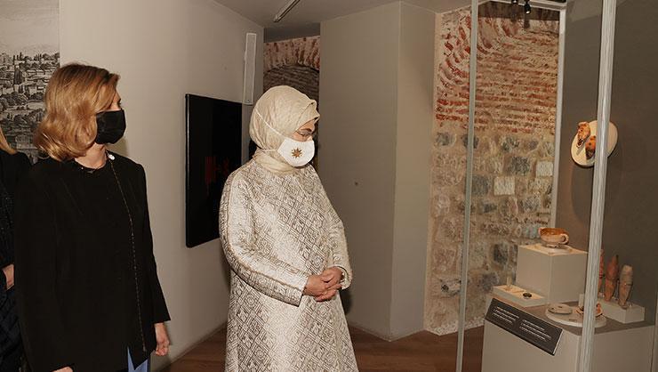 Emine Erdoğan, Zelenskiy’nin eşi Olena Zelenska ile Galata Kulesi’ni ziyaret etti