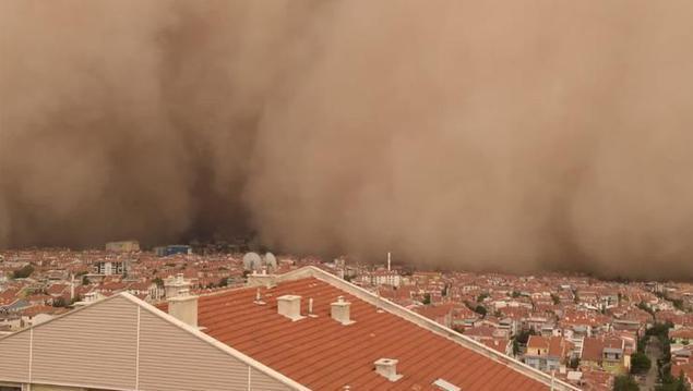Uzman isim Ankarada çıkan kum fırtınasının sebebini açıkladı