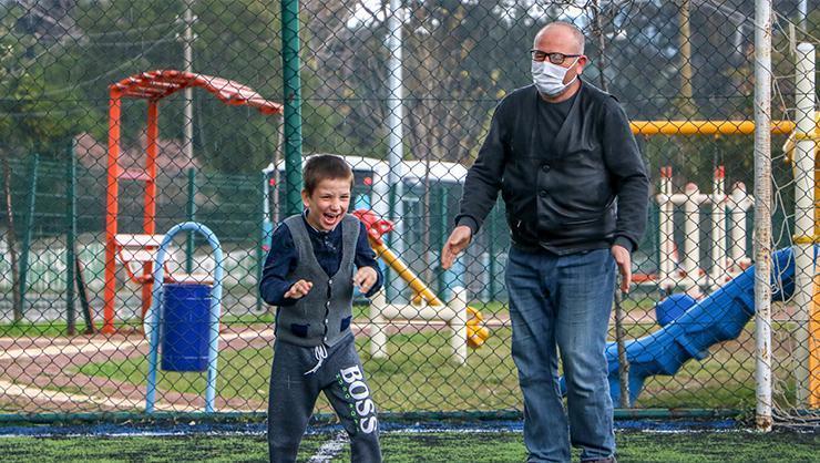 Otizmli oğluna bakmak için izin alan ebeye, amirinden hakaret iddiası