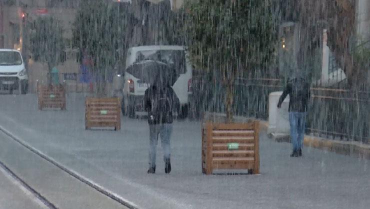 Son dakika... Ve kar yağışı İstanbula ulaştı…