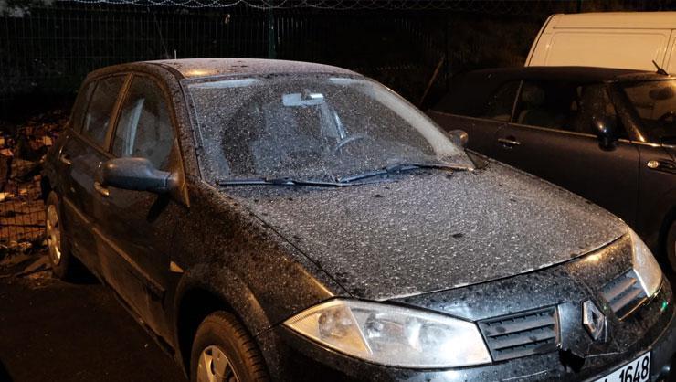 İstanbulda gece çamur yağdı, sabah aracını gören şok oldu