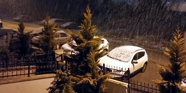 Ankarada sürpriz kar yağışı