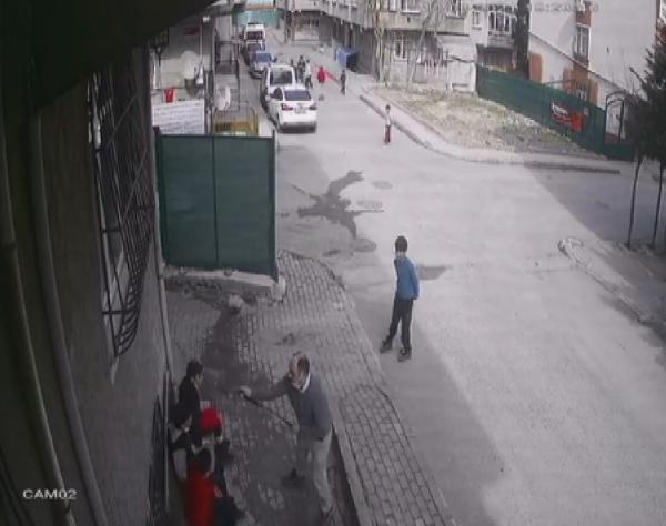 İstanbulda akılalmaz görüntüler Yol kenarında gördüğü çocuklara kabusu yaşattı