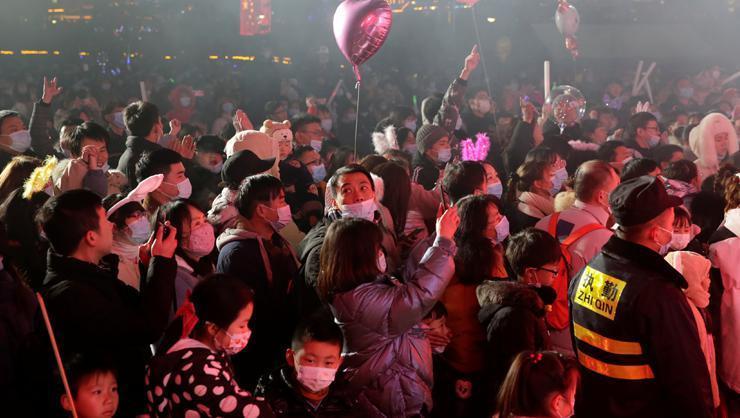 Çinden dünyaya yanıt: Wuhanda kutlamalar sürecek, alışın