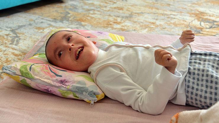11 yıl ömür biçilen oğlu Arda için 1 metrelik bebek arabası istiyor
