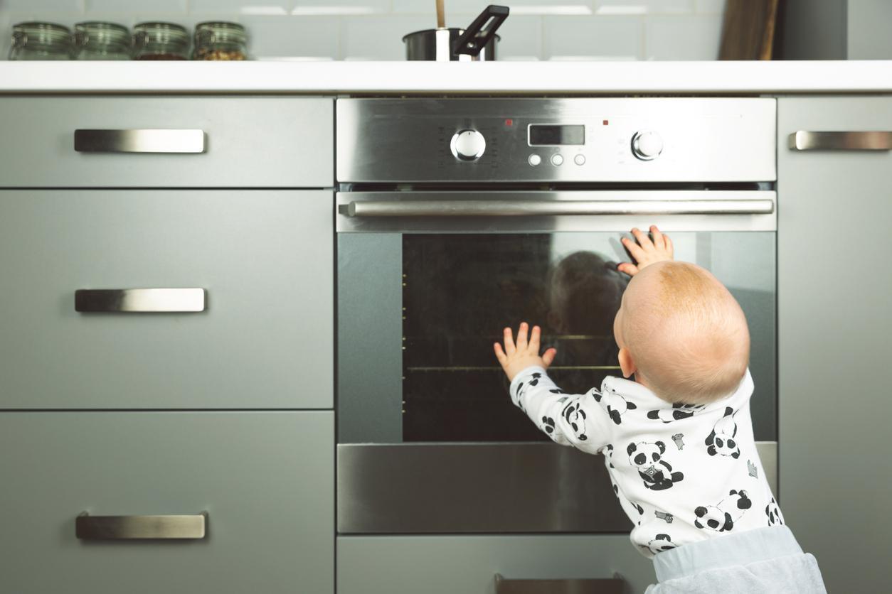 Çocukları ev kazalarından koruma rehberi: Yanıklar en sık mutfakta oluyor