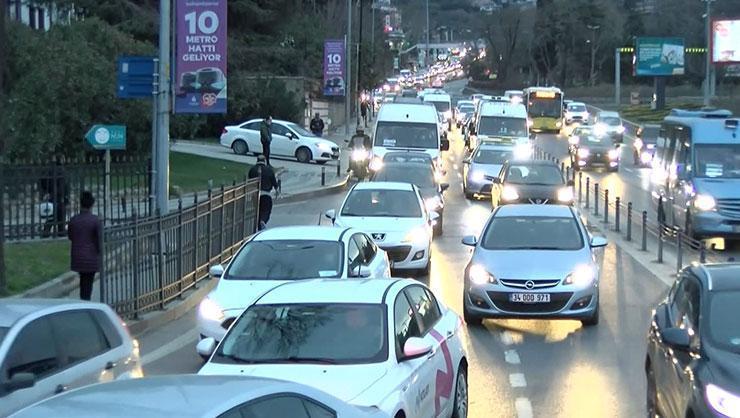 İstanbulda kısıtlama sonrası trafik yoğunluğu