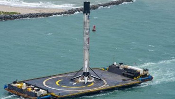 SpaceX’in yeniden kullanılabilir roketi karaya ulaştı