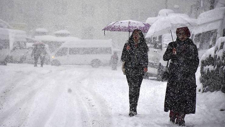 Meteorolojiden sonra AKOM açıkladı İşte kar yağışının İstanbulu terk edeceği tarih