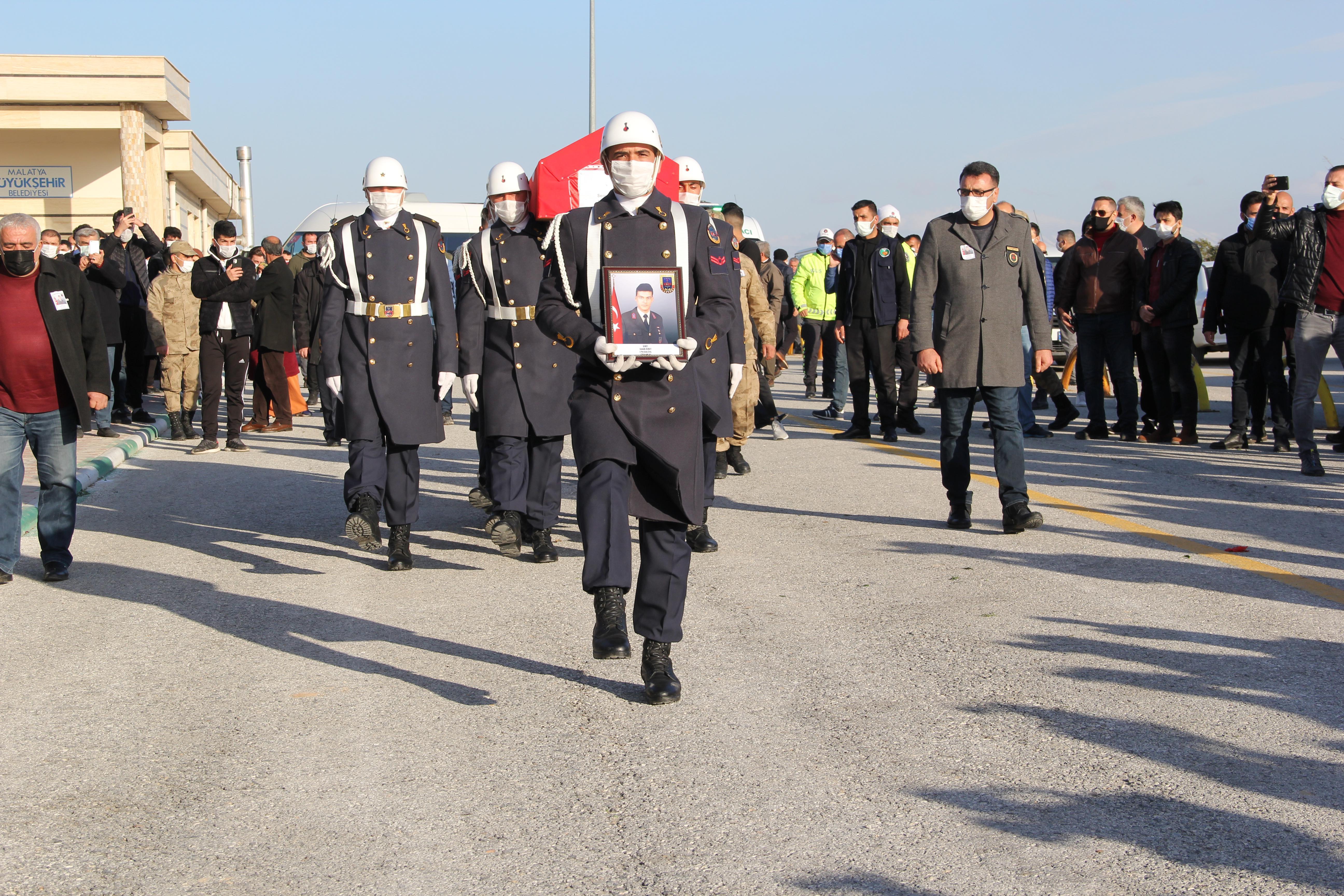 Terör örgütü PKK, 13 canı mağarada şehit etti