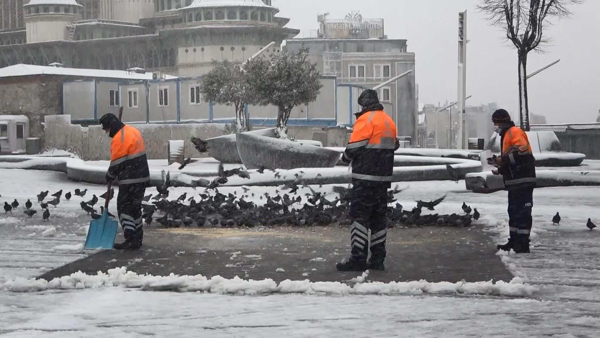İstanbulu beyaza bürüyen kar yağışı ne zaman bitecek