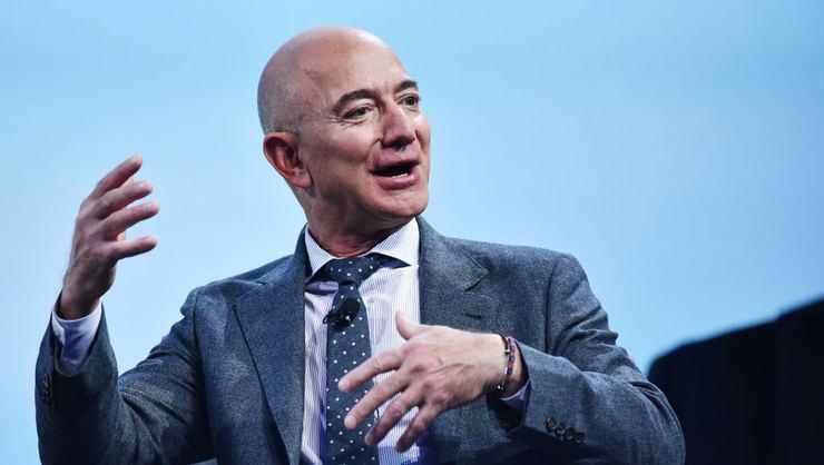 Jeff Bezos, CEOluk görevinden ayrılıyor