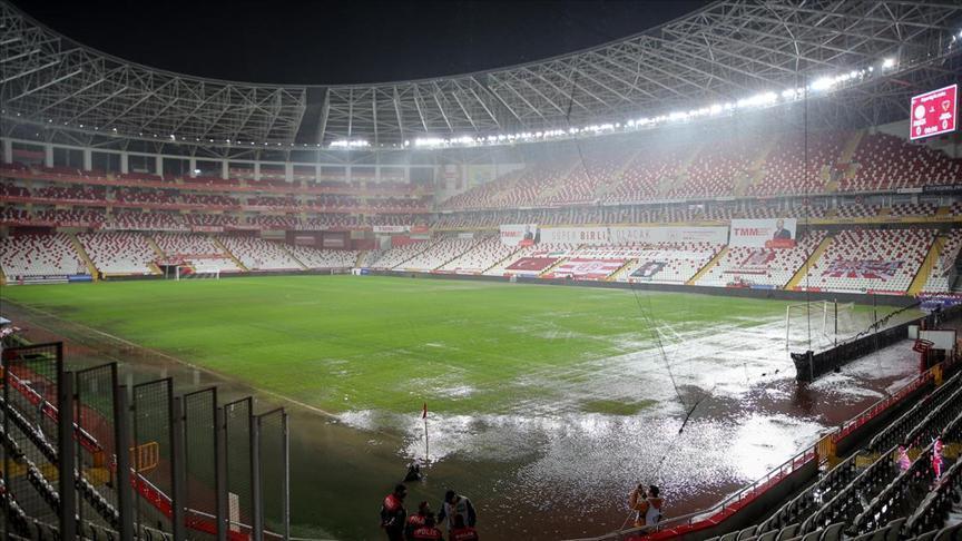 Antalyaspor Hatayspor maçı ertelendi