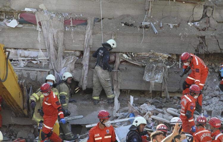 İzmir depreminde hayatını kaybedenlerin sayısı 109a yükseldi