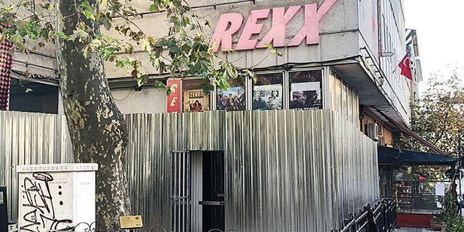 Bir tarih yıkılıyor: Rexx Sineması’nda yıkım başladı