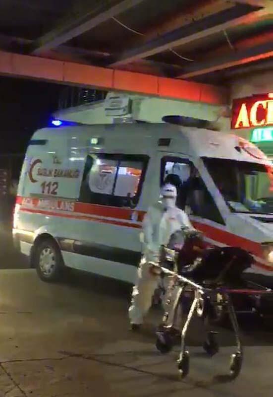 Trabzonda pandemi hastanesi önünde korkutan yoğunluk
