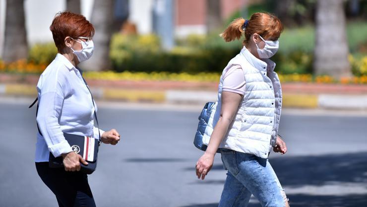Uzmanlar 45 ilde getirilen maskesiz sokağa çıkma yasağının 81 ilde uygulanmasını istiyor