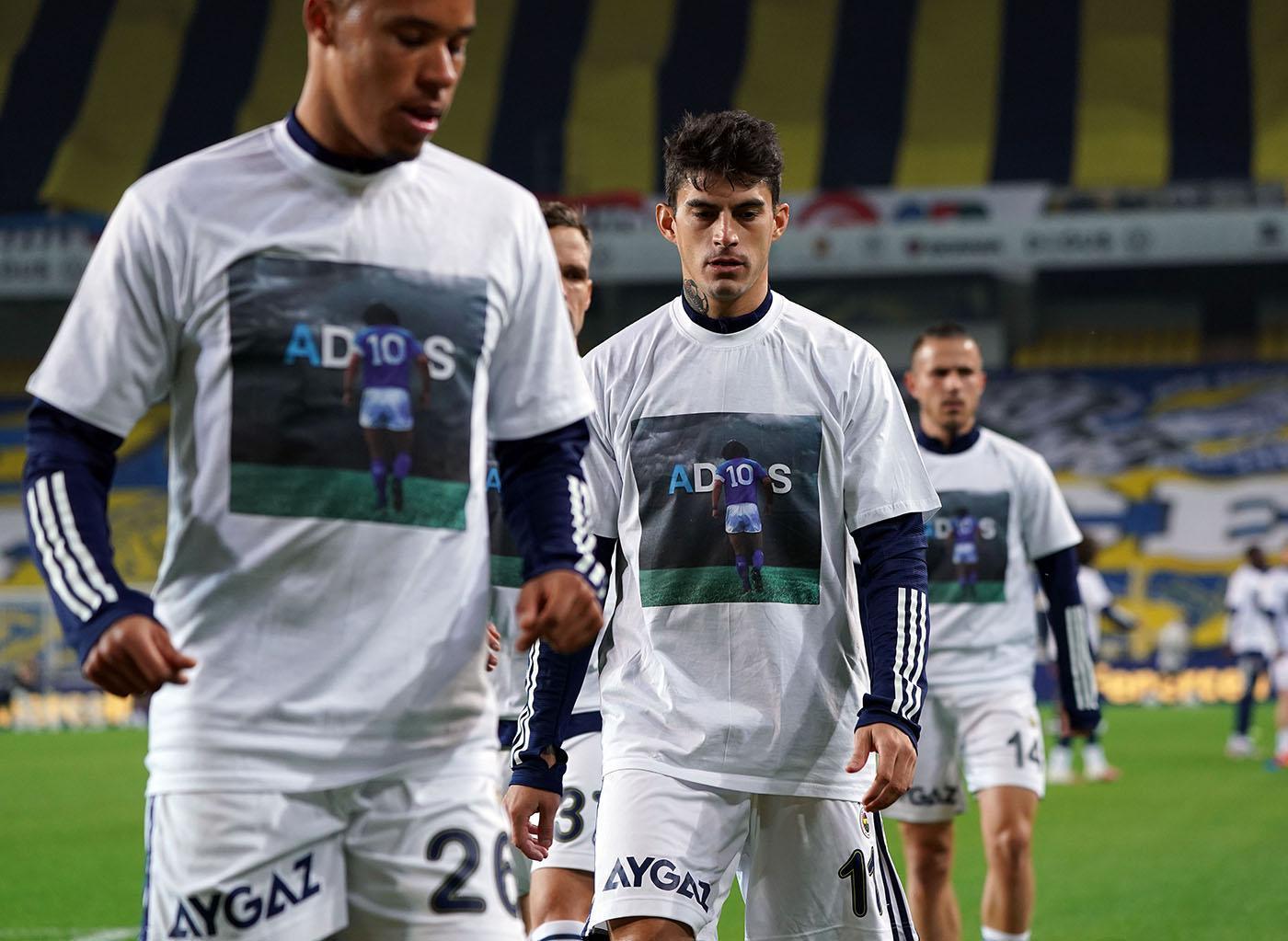 Fenerbahçe Beşiktaş derbisinde Maradona unutulmadı