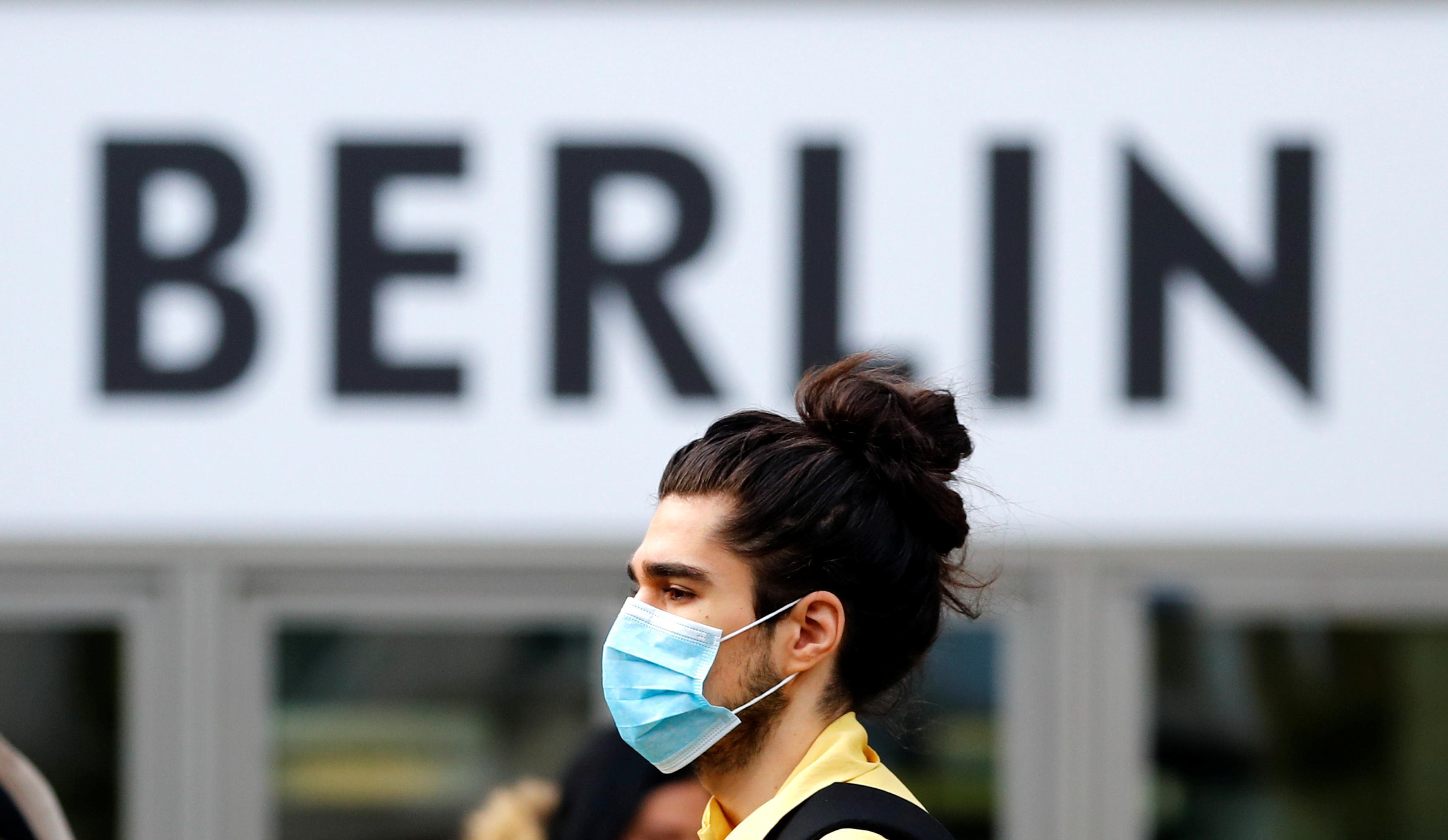 Türk sağlıkçı Almanyadaki pandemi hakkında konuştu: En kötüsü yaşlı bakım evlerindeki toplu ölümler oldu