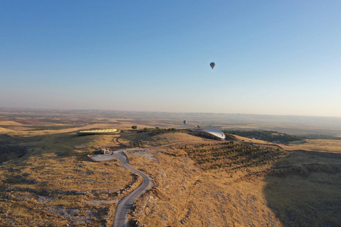 Göbeklitepede sıcak hava balonuyla resmi uçuşlar başladı