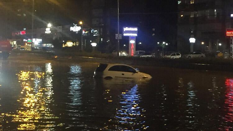 Ankarada fırtına ve yağmur etkili oldu
