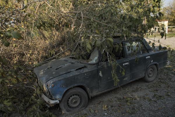 Azerbaycan Düğerli köyünde okul vuruldu: 1 ölü, 6 yaralı var