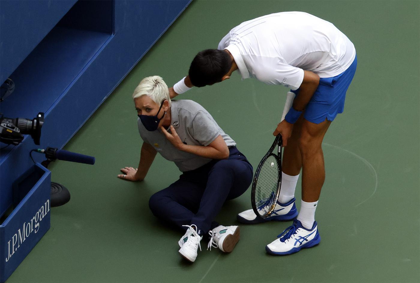 Djokovic diskalifiye edildi