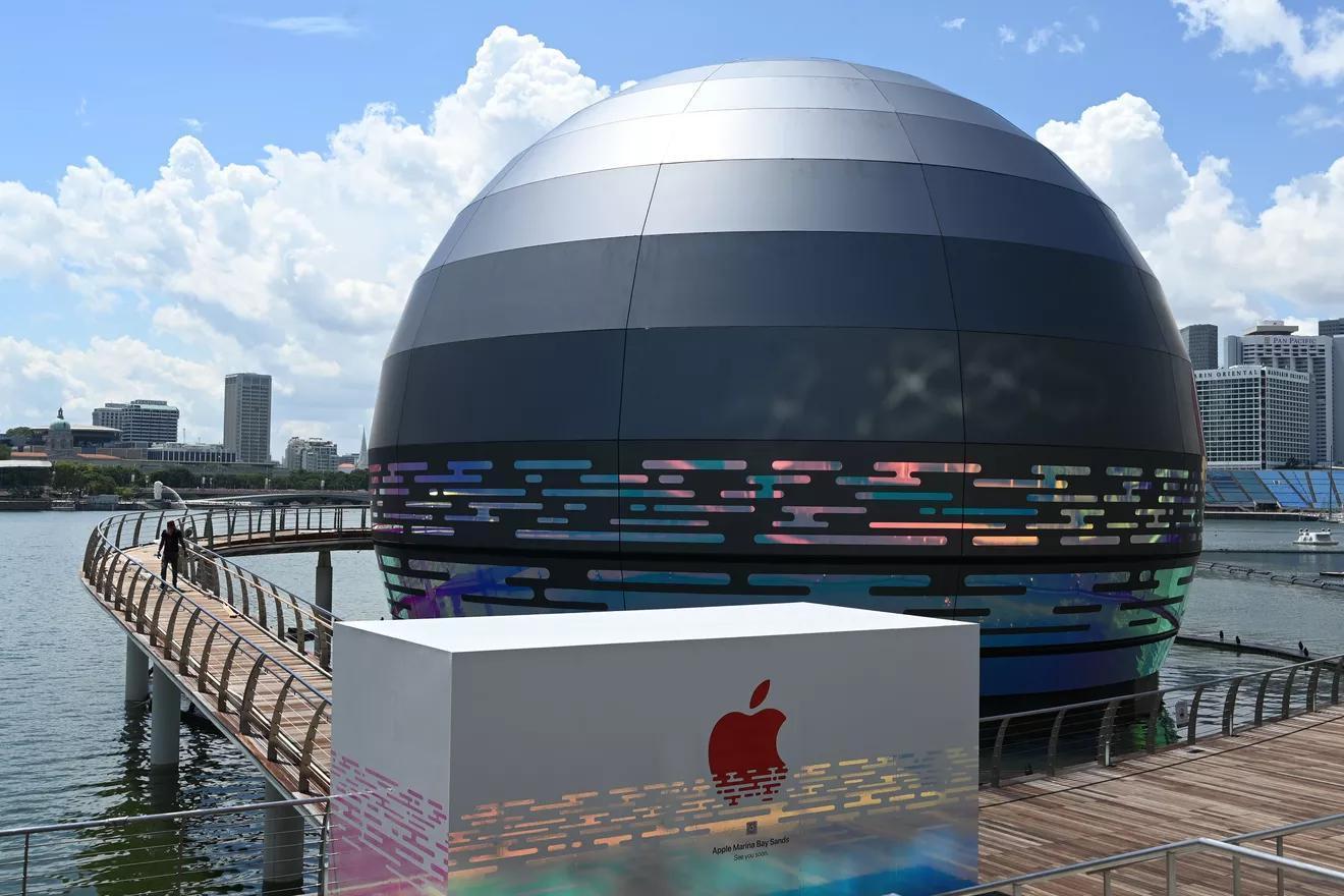 Apple, dünyanın ilk yüzen Apple Storeunu yakında açacak