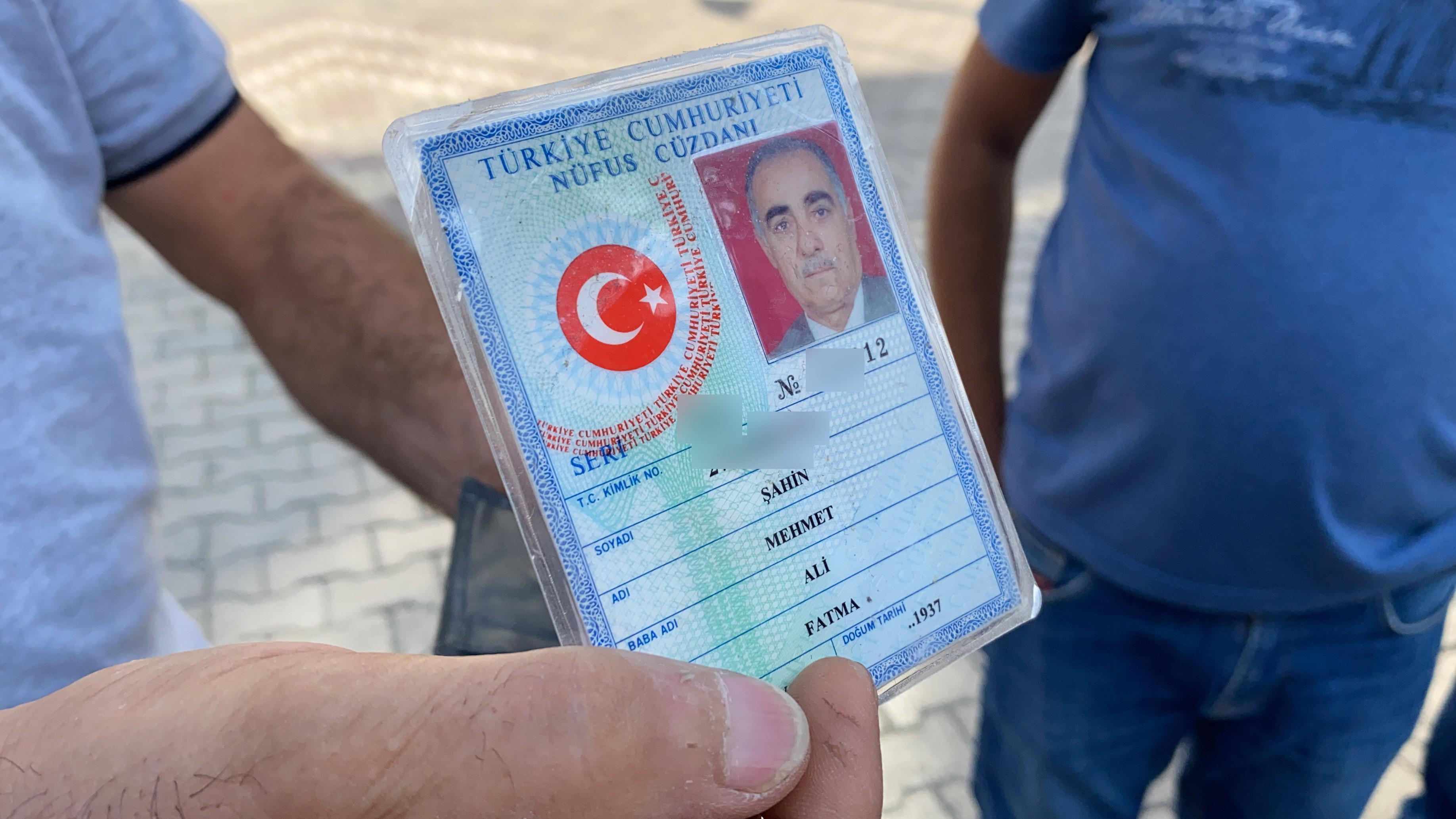 Türk vatandaşın naaşı Suriyeliler tarafından gömülünce ortalık karıştı Babamıza benziyordu