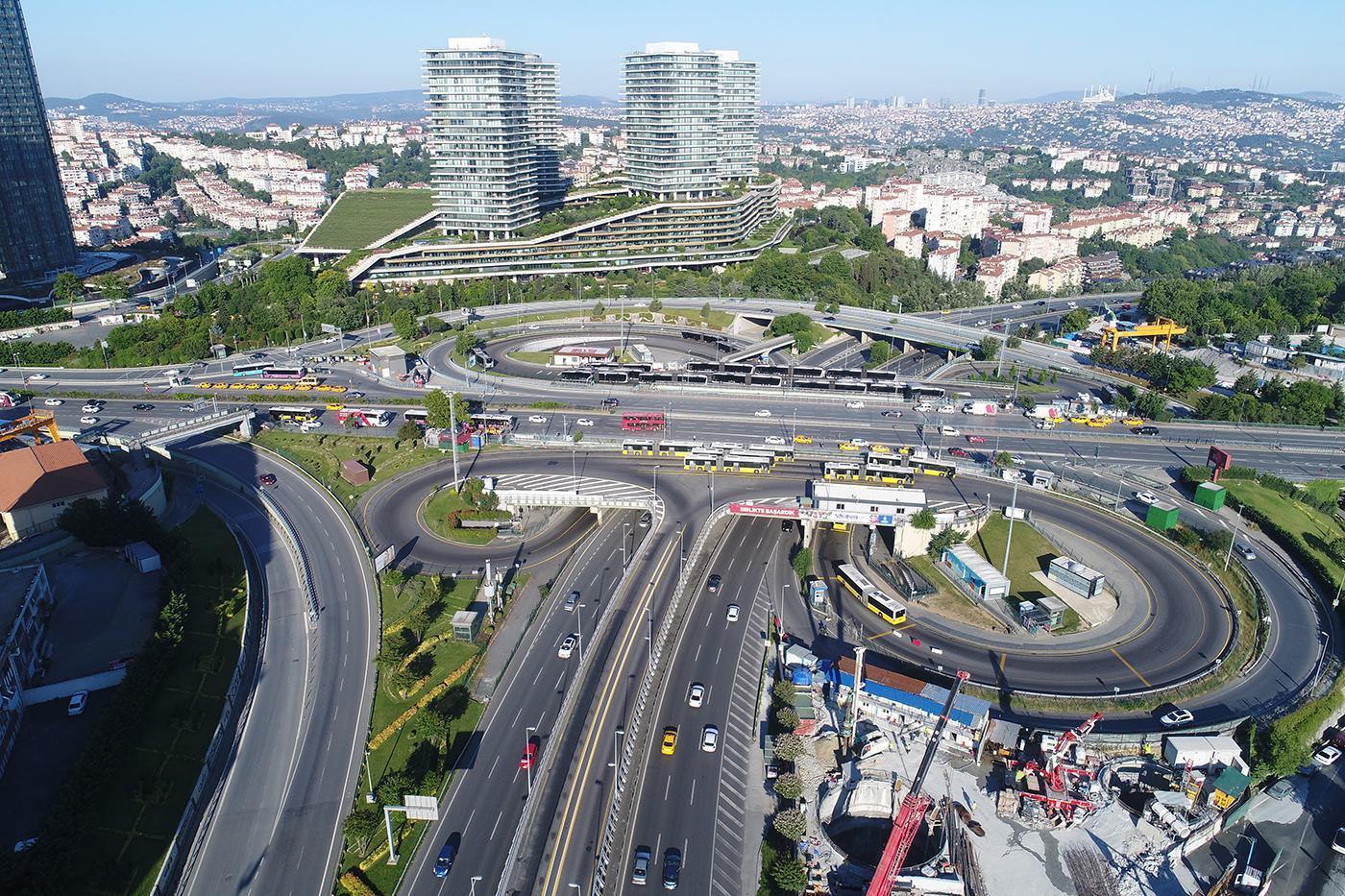İstanbulda sokağa çıkma kısıtlaması sonrası trafik yoğunluğu yaşandı